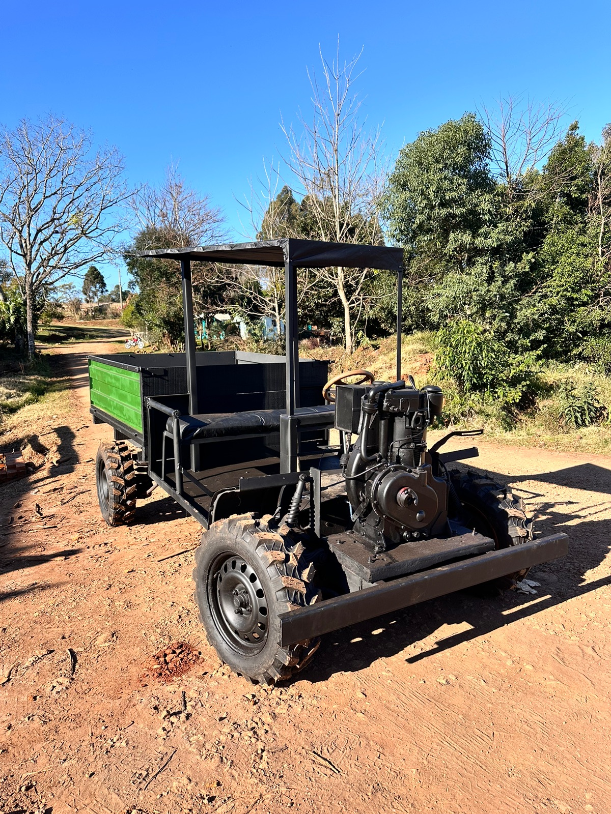 Carreta agrícola 4x2 diesel 1 pistão